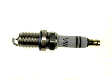 ACARICIE a las bujías del iridio para Audi A3 A4 A5 A6 VW Passat 06H 905 611 06H905611